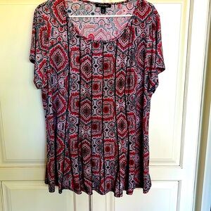 Roz & Ali swing top. Multicolored with stitched piping. 2XL